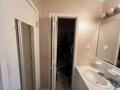 Beautiful 5 bedroom and 3 full bathroom located in an amazing on Woodland Forrest Country Club in Alabama - for sale on GolfHomes.com, golf home, golf lot