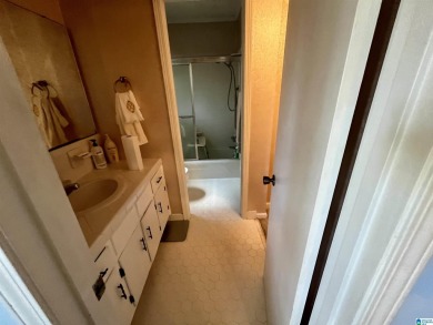 Beautiful 5 bedroom and 3 full bathroom located in an amazing on Woodland Forrest Country Club in Alabama - for sale on GolfHomes.com, golf home, golf lot