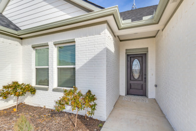 Stunning 3 Bedroom 2 Bath Split Bedroom Home on The Club At Runaway Bay in Texas - for sale on GolfHomes.com, golf home, golf lot