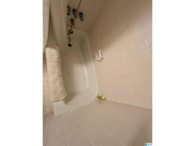 Beautiful 5 bedroom and 3 full bathroom located in an amazing on Woodland Forrest Country Club in Alabama - for sale on GolfHomes.com, golf home, golf lot