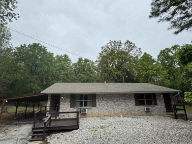 Country home, nice fenced back yard, with updates 1,452 Square on Cedar Glade Golf Course in Arkansas - for sale on GolfHomes.com, golf home, golf lot