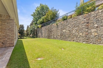 NEW PAINT: WALLS, DOORS, MOLDING & BASEBOARDS.- MOVE-IN READY on Heritage Ranch Golf and Country Club in Texas - for sale on GolfHomes.com, golf home, golf lot