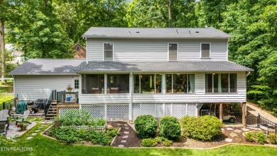 Stunning Lakefront Home in Premier Golf Community - Tellico on Toqua Golf Course - Loudon County in Tennessee - for sale on GolfHomes.com, golf home, golf lot