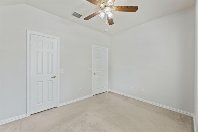 NEW PAINT: WALLS, DOORS, MOLDING & BASEBOARDS.- MOVE-IN READY on Heritage Ranch Golf and Country Club in Texas - for sale on GolfHomes.com, golf home, golf lot