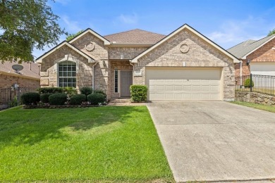 NEW PAINT: WALLS, DOORS, MOLDING & BASEBOARDS.- MOVE-IN READY on Heritage Ranch Golf and Country Club in Texas - for sale on GolfHomes.com, golf home, golf lot