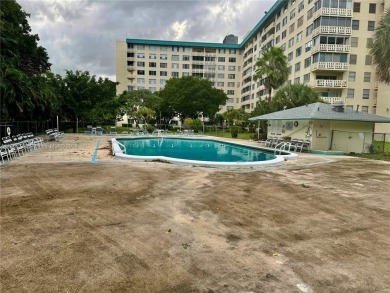 Discover this beautifully updated one-bedroom condo in the on Hillcrest Golf and Country Club in Florida - for sale on GolfHomes.com, golf home, golf lot