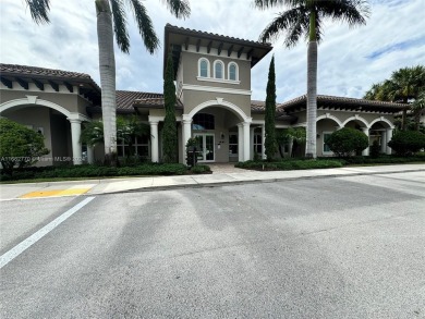 Discover this beautifully updated one-bedroom condo in the on Hillcrest Golf and Country Club in Florida - for sale on GolfHomes.com, golf home, golf lot