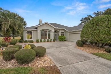 LOCATION IS AN UNDERSTATEMENT!! This 2392 sq. ft. 3 bed, 3 bath on Silverthorn Country Club in Florida - for sale on GolfHomes.com, golf home, golf lot