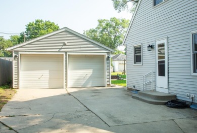 Welcome to this move-in ready 1.5-story home offering 4 bedrooms on Waverly Municipal Golf Course in Iowa - for sale on GolfHomes.com, golf home, golf lot