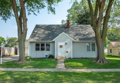 Welcome to this move-in ready 1.5-story home offering 4 bedrooms on Waverly Municipal Golf Course in Iowa - for sale on GolfHomes.com, golf home, golf lot