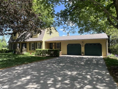 ***72-HOUR CLAUSE***  CONTINUE TO SHOW.  Beautifully designed 4 on Fairfield Golf and Country Club in Iowa - for sale on GolfHomes.com, golf home, golf lot