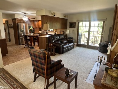 ***72-HOUR CLAUSE***  CONTINUE TO SHOW.  Beautifully designed 4 on Fairfield Golf and Country Club in Iowa - for sale on GolfHomes.com, golf home, golf lot
