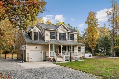 **Charming 4-Bedroom Home in Piankatank Shores!**
Discover your on Piankatank River Golf Club in Virginia - for sale on GolfHomes.com, golf home, golf lot