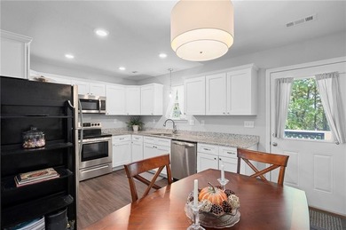 Live Your Best Bella Vista Life! Beautiful home located on a on Bella Vista - Metfield Golf Complex and Country Club in Arkansas - for sale on GolfHomes.com, golf home, golf lot