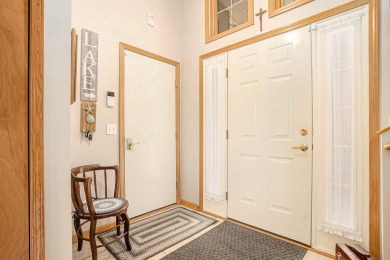 Get ready to move right into this fantastic 2bed, 3bth condo in on Oak Ridge Golf Club in Michigan - for sale on GolfHomes.com, golf home, golf lot