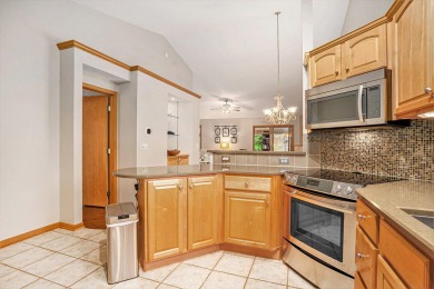 Get ready to move right into this fantastic 2bed, 3bth condo in on Oak Ridge Golf Club in Michigan - for sale on GolfHomes.com, golf home, golf lot
