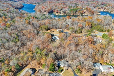Adorable home in one of the FRIENDLIEST COMMUNITIES at SMITH on Copper Cove Golf Cub in Virginia - for sale on GolfHomes.com, golf home, golf lot