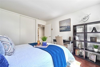 This beautifully maintained 2-bedroom, 2-bath home offers a on Leisure Village Par 3 Golf Course in California - for sale on GolfHomes.com, golf home, golf lot