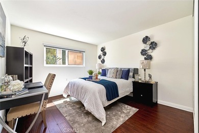 This beautifully maintained 2-bedroom, 2-bath home offers a on Leisure Village Par 3 Golf Course in California - for sale on GolfHomes.com, golf home, golf lot