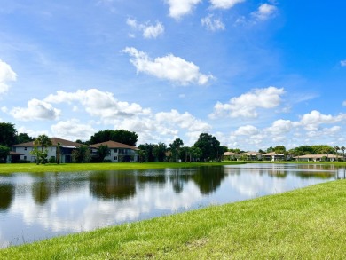 Priced to sell!! Lakefront Villa, located in a serene 55+ senior on Villa Del Ray Golf Club in Florida - for sale on GolfHomes.com, golf home, golf lot