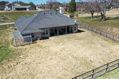Welcome to this exceptional split wing floor plan offering on Oak Tree Country Club in California - for sale on GolfHomes.com, golf home, golf lot