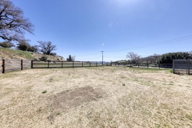 Welcome to this exceptional split wing floor plan offering on Oak Tree Country Club in California - for sale on GolfHomes.com, golf home, golf lot