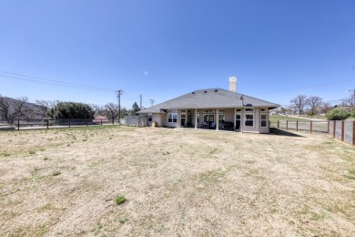 Welcome to this exceptional split wing floor plan offering on Oak Tree Country Club in California - for sale on GolfHomes.com, golf home, golf lot