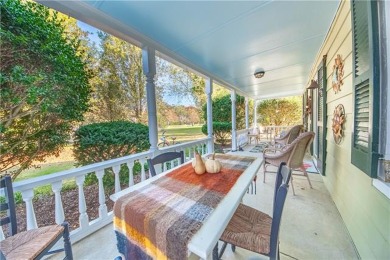 This lovely home is located in the heart of Irvington! Bright on Tides Inn Par 3 Course in Virginia - for sale on GolfHomes.com, golf home, golf lot
