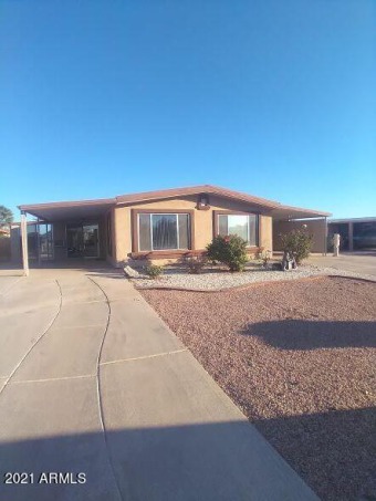 Lovely home with vaulted ceilings and dual pane windows. Two on Sun Lakes Country Club in Arizona - for sale on GolfHomes.com, golf home, golf lot