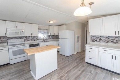 Spacious & Affordable remodled 3 Bedroom, 2 Bath Manufactured on Wild Wing Plantation in South Carolina - for sale on GolfHomes.com, golf home, golf lot
