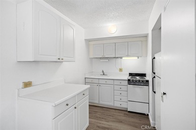 THE LOWEST PRICE *G* UNIT CURRENTLY AVAILABLE AT THE TOWERS on Leisure Village Par 3 Golf Course in California - for sale on GolfHomes.com, golf home, golf lot