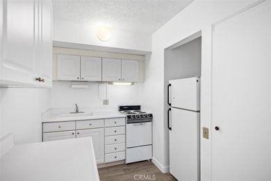 THE LOWEST PRICE *G* UNIT CURRENTLY AVAILABLE AT THE TOWERS on Leisure Village Par 3 Golf Course in California - for sale on GolfHomes.com, golf home, golf lot