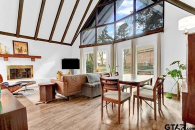 LOCATION, CHARM, AND FULL GUEST HOUSE. Nestled at the end of a on Hide-A-Way Lake Golf Course in Texas - for sale on GolfHomes.com, golf home, golf lot