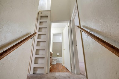 BRAND NEW ROOF!! Well-built 4 unit building for sale with golf on Hilaman Park Golf Course in Florida - for sale on GolfHomes.com, golf home, golf lot