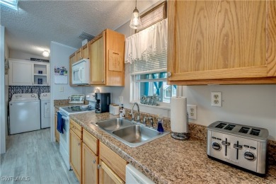 **Charming & Remodeled 2/2 Home in the 55+ Horizon Village on Six Lakes Country Club in Florida - for sale on GolfHomes.com, golf home, golf lot