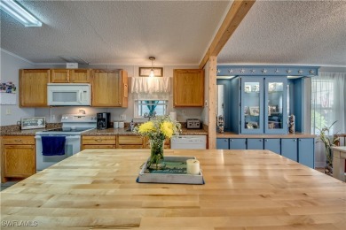 **Charming & Remodeled 2/2 Home in the 55+ Horizon Village on Six Lakes Country Club in Florida - for sale on GolfHomes.com, golf home, golf lot