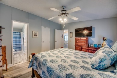 **Charming & Remodeled 2/2 Home in the 55+ Horizon Village on Six Lakes Country Club in Florida - for sale on GolfHomes.com, golf home, golf lot