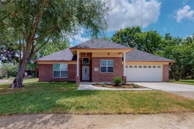 Welcome to your new home that has 4 bedrooms, 3 full bathrooms on Corsicana Country Club in Texas - for sale on GolfHomes.com, golf home, golf lot