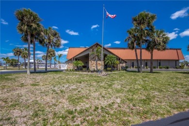 **Charming & Remodeled 2/2 Home in the 55+ Horizon Village on Six Lakes Country Club in Florida - for sale on GolfHomes.com, golf home, golf lot
