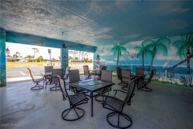 **Charming & Remodeled 2/2 Home in the 55+ Horizon Village on Six Lakes Country Club in Florida - for sale on GolfHomes.com, golf home, golf lot