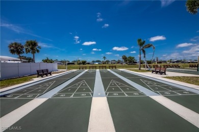 **Charming & Remodeled 2/2 Home in the 55+ Horizon Village on Six Lakes Country Club in Florida - for sale on GolfHomes.com, golf home, golf lot