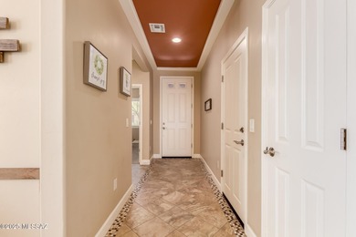 Effortless living in this beautifully maintained Villa. Perfect on Quail Creek Country Club  in Arizona - for sale on GolfHomes.com, golf home, golf lot