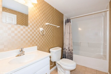 Welcome to Your Dream Home in Orchard Valley, Aurora!     Step on Orchard Valley Golf Course in Illinois - for sale on GolfHomes.com, golf home, golf lot