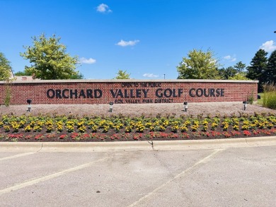 Welcome to Your Dream Home in Orchard Valley, Aurora!     Step on Orchard Valley Golf Course in Illinois - for sale on GolfHomes.com, golf home, golf lot