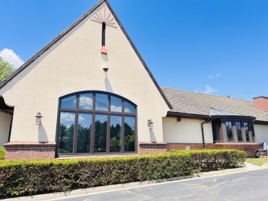 Welcome to Your Dream Home in Orchard Valley, Aurora!     Step on Orchard Valley Golf Course in Illinois - for sale on GolfHomes.com, golf home, golf lot