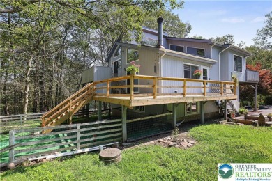 This very well maintained home is ready to be loved by its new on Pocono Farms Country Club in Pennsylvania - for sale on GolfHomes.com, golf home, golf lot
