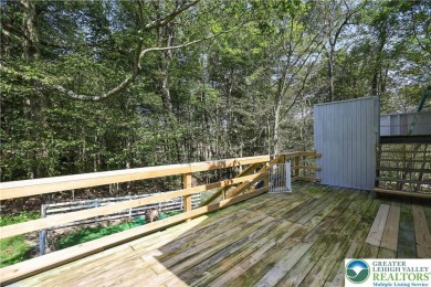 This very well maintained home is ready to be loved by its new on Pocono Farms Country Club in Pennsylvania - for sale on GolfHomes.com, golf home, golf lot
