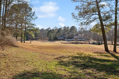 Beautiful 1-level home in FORDS COLONY with a finished basement on Fords Colony Country Club in Virginia - for sale on GolfHomes.com, golf home, golf lot