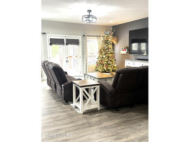 Welcome Home to this Spacious 2 story home featuring 4 bedrooms on Lakeside Golf Course in Tennessee - for sale on GolfHomes.com, golf home, golf lot