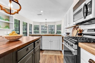 PRICED WELL BELOW APPRAISAL VALUE!! Beautiful 3, 2, 2 plus on Hide-A-Way Lake Golf Course in Texas - for sale on GolfHomes.com, golf home, golf lot